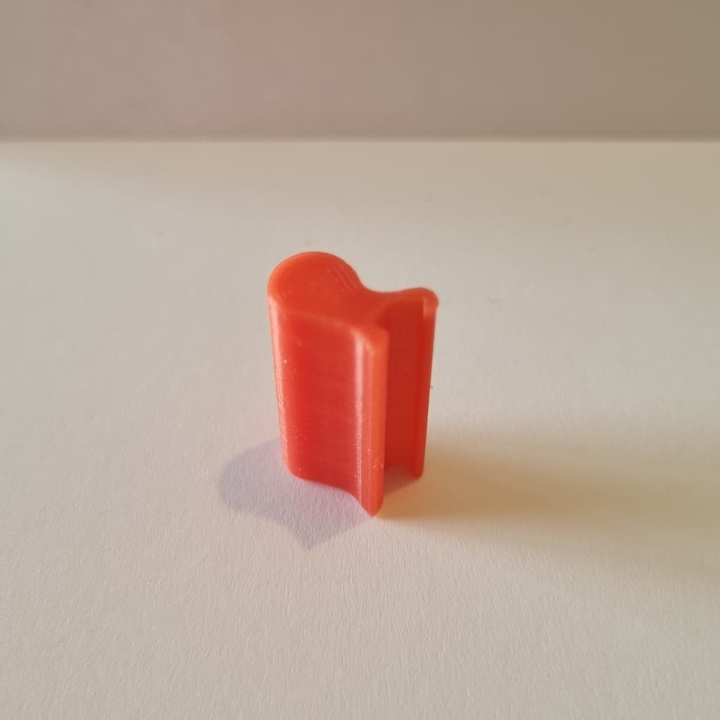 WHOOP 4.0 to 5.0/MG band adapter — Red